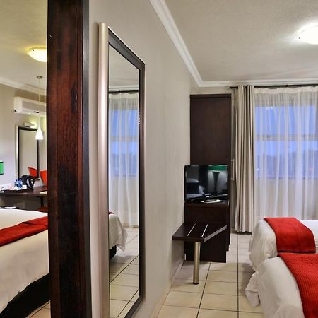 Bon Hotel Эмпангени Экстерьер фото