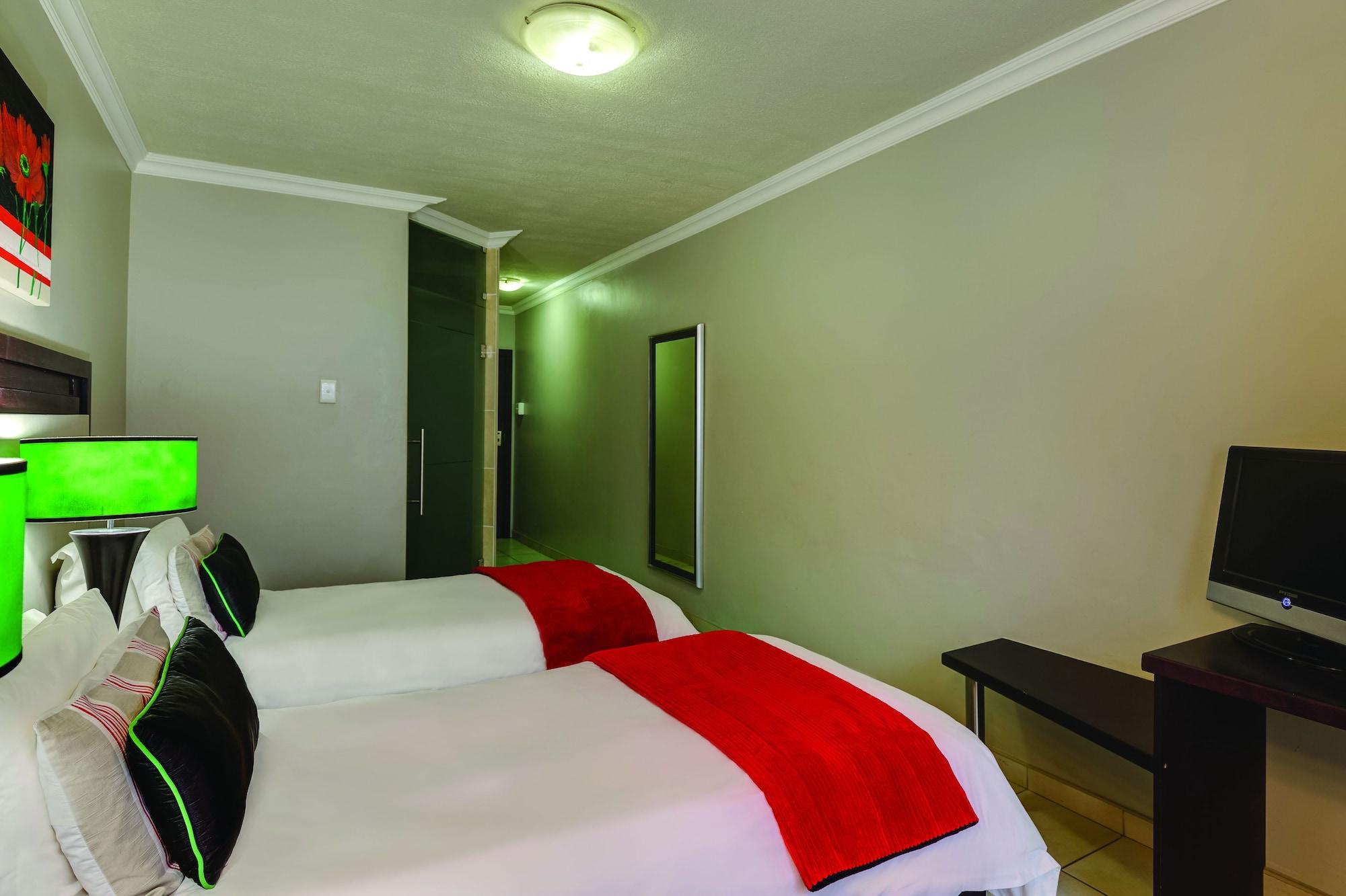 Bon Hotel Эмпангени Экстерьер фото
