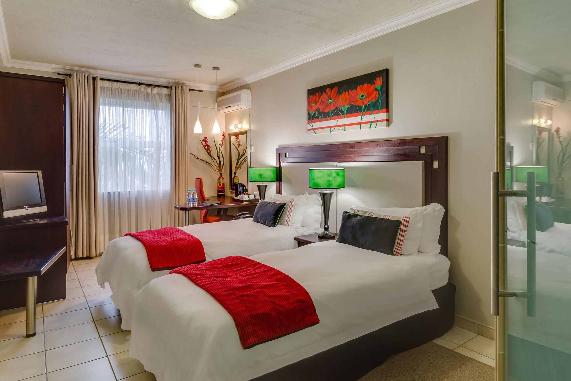 Bon Hotel Эмпангени Экстерьер фото