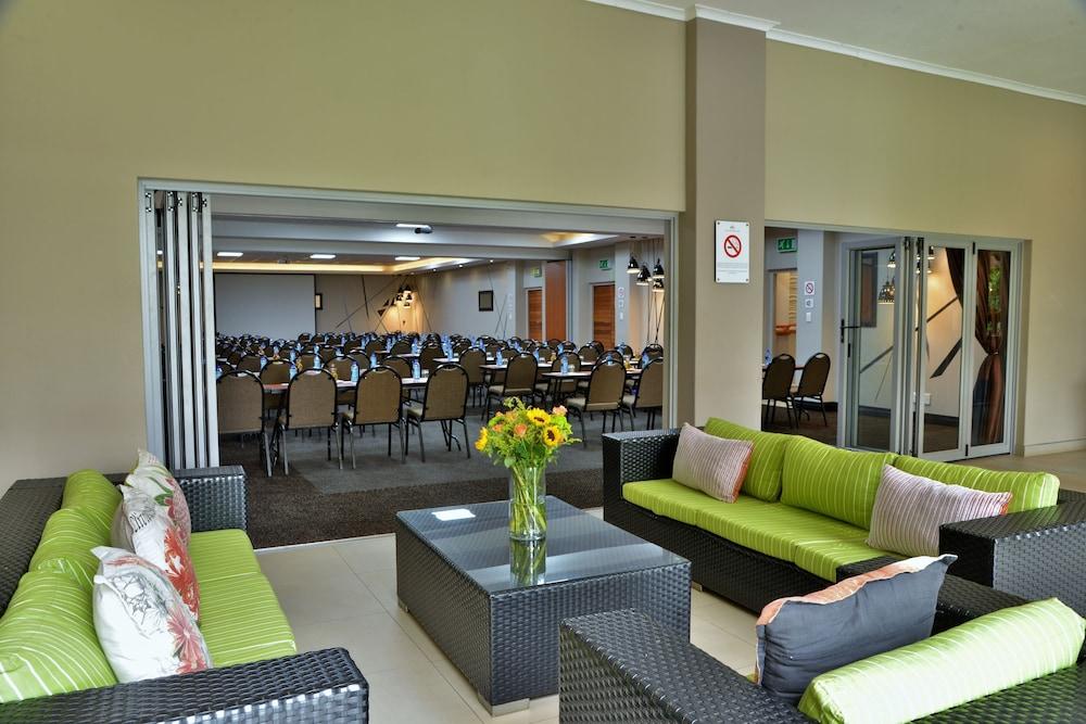 Bon Hotel Эмпангени Экстерьер фото