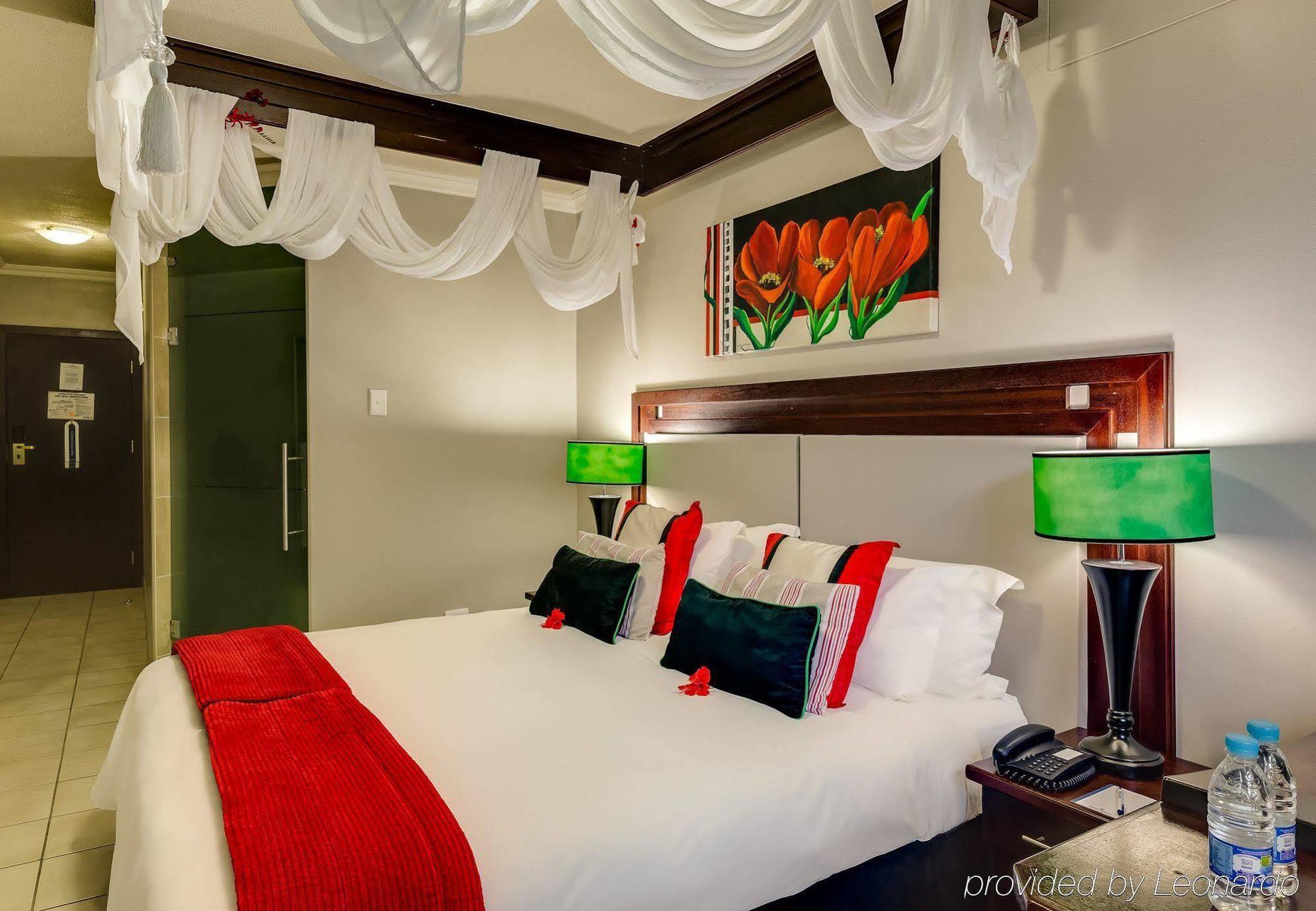 Bon Hotel Эмпангени Экстерьер фото