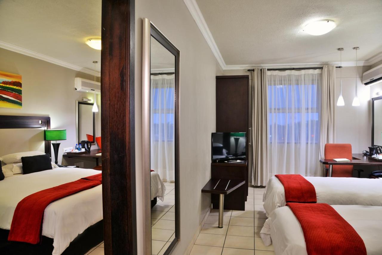 Bon Hotel Эмпангени Экстерьер фото