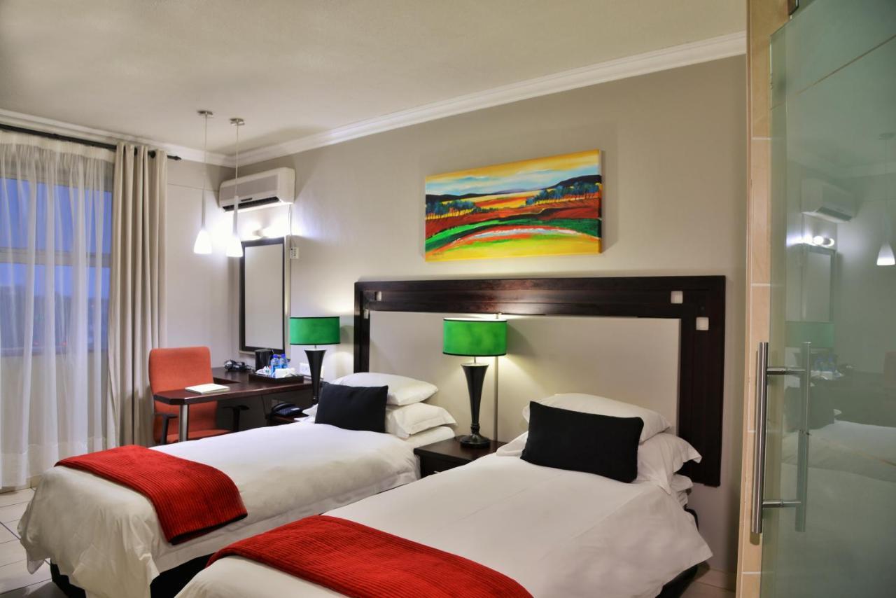 Bon Hotel Эмпангени Экстерьер фото