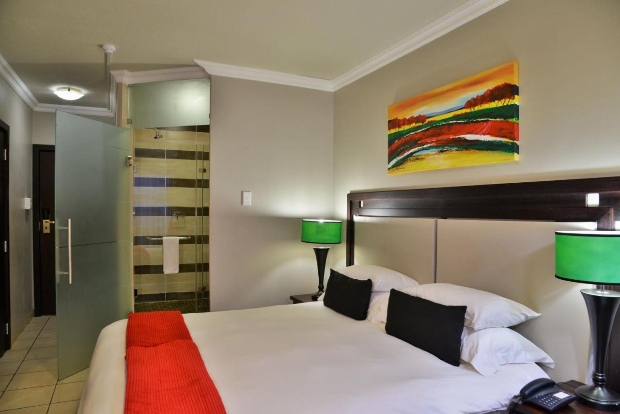 Bon Hotel Эмпангени Экстерьер фото