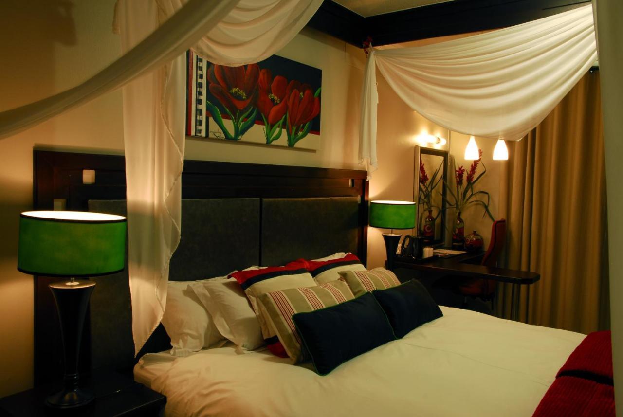 Bon Hotel Эмпангени Номер фото